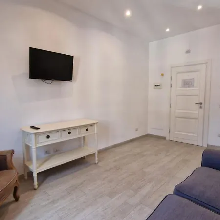 Major 93 ゲストハウス ローマ